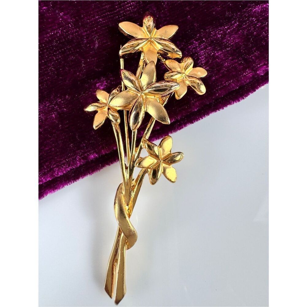 Vintage Gold Floral Bouquet Pin